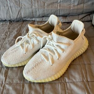 YEEZY Boost 350 Sneakers in Bone